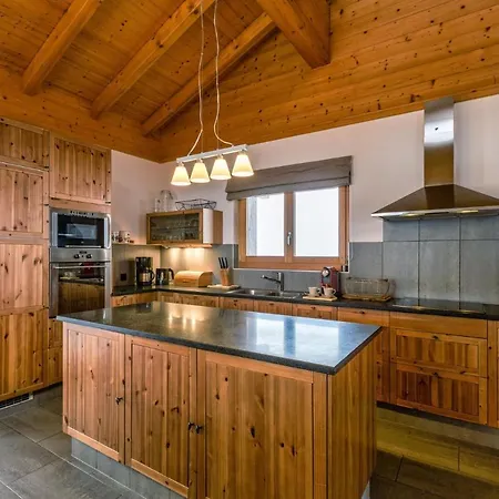 Elbaz - Swiss With Breathtaking Views Chalet *