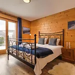 Elbaz - Swiss With Breathtaking Views Chalet