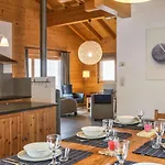 Elbaz - Swiss With Breathtaking Views Chalet